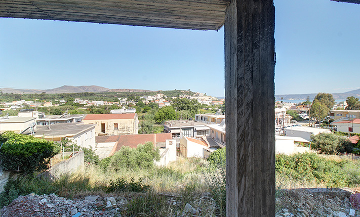 ΚΟΝΤΑ ΣΤΗ ΘΑΛΑΣΣΑ & ΣΤΟ ΚΕΝΤΡΟ ΤΩΝ ΚΑΛΥΒΩΝ