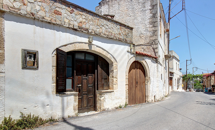 HISTORIC RESIDENCE WITH MANY TRADITIONAL FEATURES
