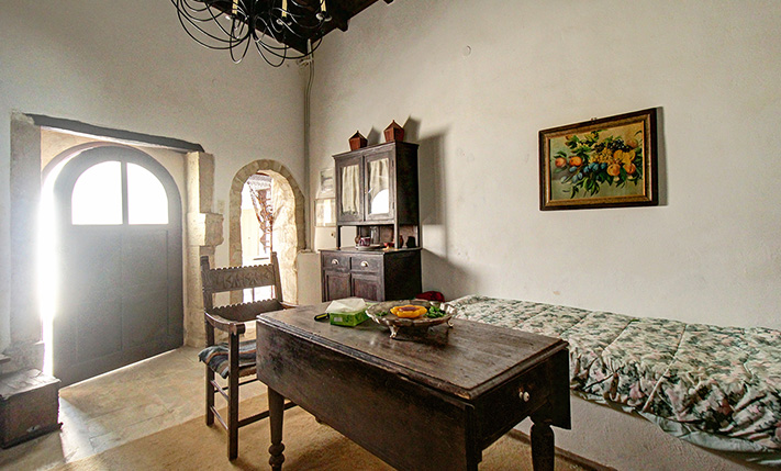 HISTORISCHES HAUS MIT TRADITIONELLEN MERKMALEN