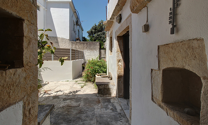 HISTORIC RESIDENCE WITH MANY TRADITIONAL FEATURES