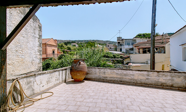 HISTORIC RESIDENCE WITH MANY TRADITIONAL FEATURES