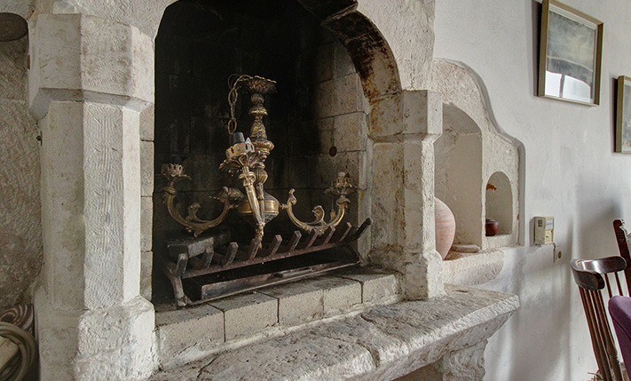 HISTORIC RESIDENCE WITH MANY TRADITIONAL FEATURES