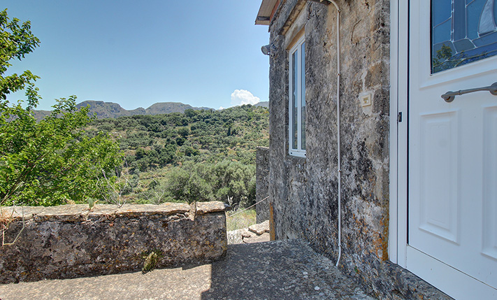 GUARANTEED VIEWS & PRIVACY FROM THE VILLAGE FRINGE