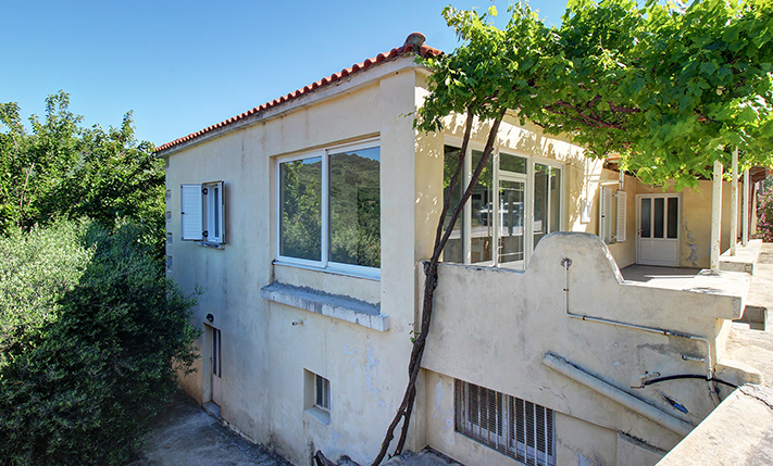 TRADITIONAL STATELY FARMHOUSE WITH VIEWS AND GREAT POTENTIAL