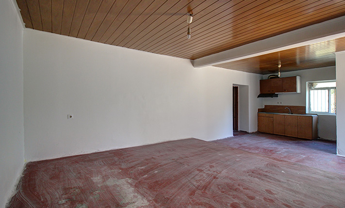 TRADITIONAL STATELY FARMHOUSE WITH VIEWS AND GREAT POTENTIAL
