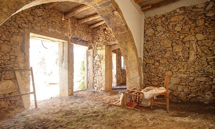 UNFINISHED STONE HOUSE FOR IMMEDIATE RESTORE