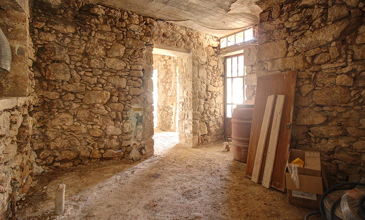 UNFINISHED STONE HOUSE FOR IMMEDIATE RESTORE