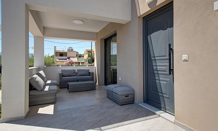 BRANDNEUES EINFAMILIENHAUS MIT POOL UND AUSSICHT