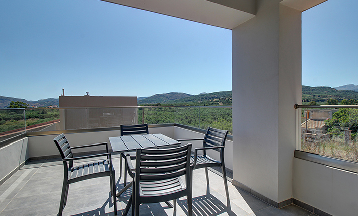 FUNKTIONALES HAUS MIT MEERBLICK