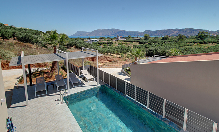 FUNCTIONAL HOUSE WITH SEA VIEWS