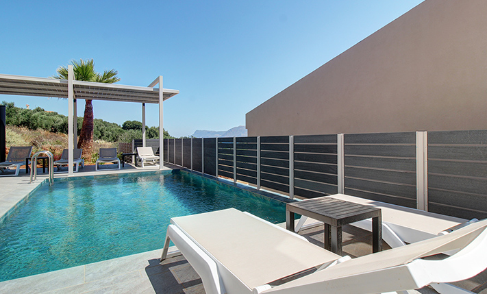 FUNCTIONAL HOUSE WITH SEA VIEWS
