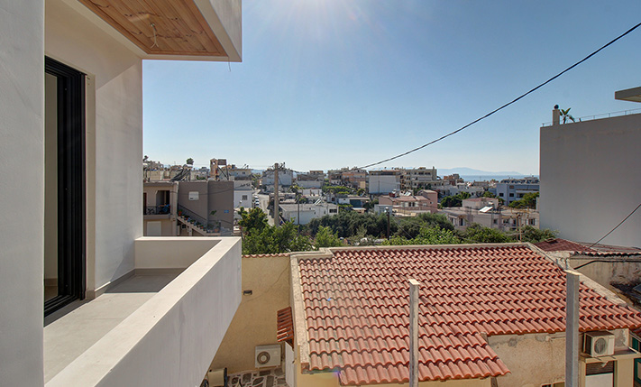 ΝΕΟΔΜΗΤΟ ΜΕ ΘΕΑ ΘΑΛΑΣΣΑ ΣΕ ΠΡΟΣΕΓΜΕΝΟ ΚΤΙΡΙΟ