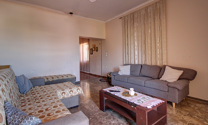 LARGE APARTMENT FOR RENOVATION NEAR THE BEACH