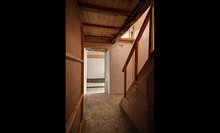 AN EASY-TO-REPAIR PROJECT IN TRANQUIL VILLAGE
