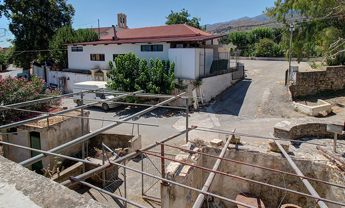 AN EASY-TO-REPAIR PROJECT IN TRANQUIL VILLAGE