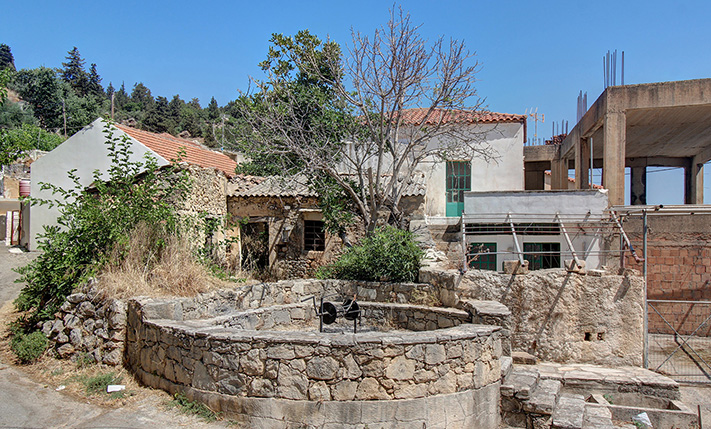 AN EASY-TO-REPAIR PROJECT IN TRANQUIL VILLAGE
