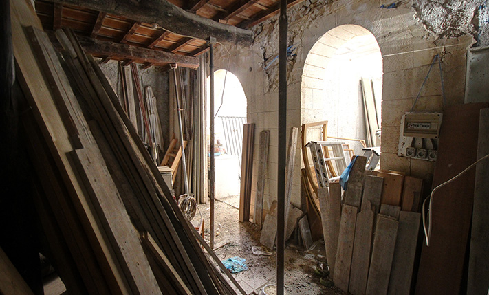 PARTLY RESTORED HOUSE IN KISSAMOS TOWN CENTRE