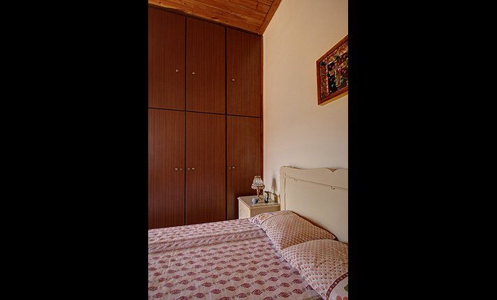 WARM SPACES IN A PICTURESQUE NEIGHBORHOOD