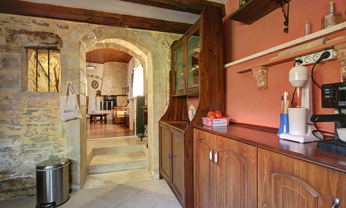 TRADITIONAL HOUSE WITH A SECLUDED COURTYARD