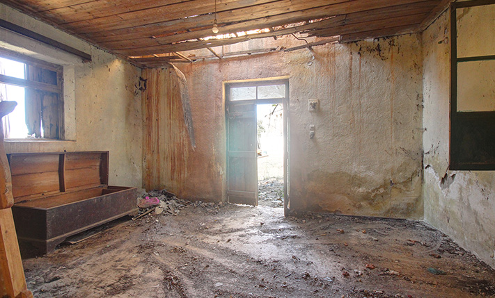 NICHT UMGEBAUTES EBENERDIGES HAUS
