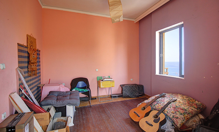 GEBÄUDE AM MEER MIT UNBESTREITBAREM POTENZIAL