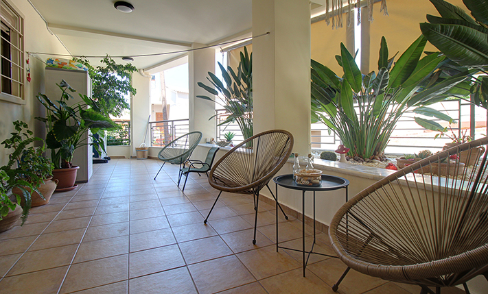 TOP TIER APARTMENT WITH QUALITY FEATURES