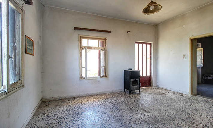 MULTI-FAMILY SIZED WITH SEA VIEWS