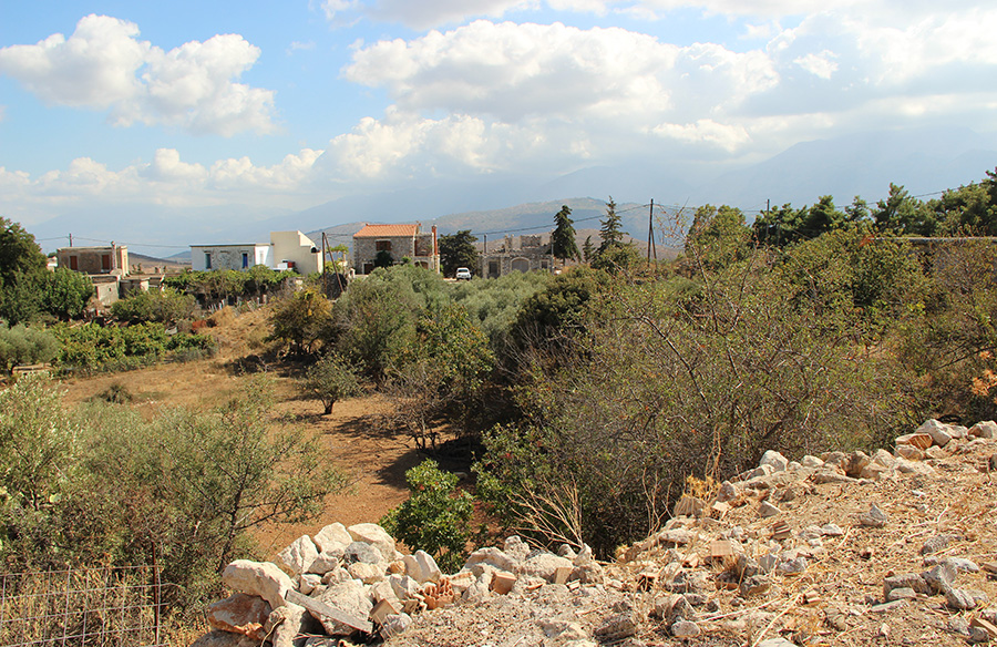 PLOT WITH VIEWS OF THE WHITE MOUNTAINS