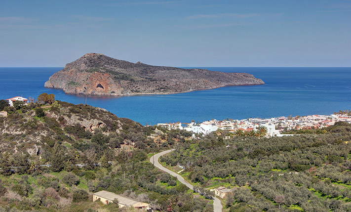 SPACIOUS PARCEL WITH PANORAMIC SEA VIEWS