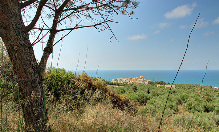 SPACIOUS PARCEL WITH PANORAMIC SEA VIEWS