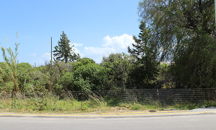 PLOT WITH GOOD POTENTIAL IN A SEASIDE AREA