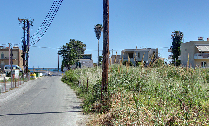 ΟΙΚΟΠΕΔΟ ΜΕ ΠΡΟΣΟΨΗ ΣΕ ΚΕΝΤΡΙΚΟ ΔΡΟΜΟ