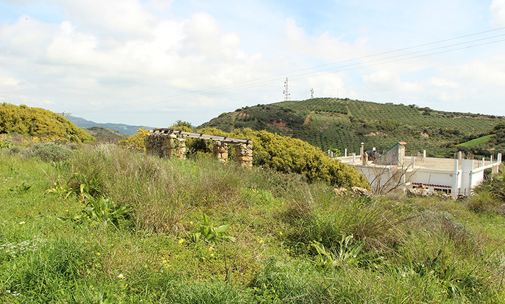 PLOT ON THE TOP OF A HILL WITH MAGNIFICENT VIEWS