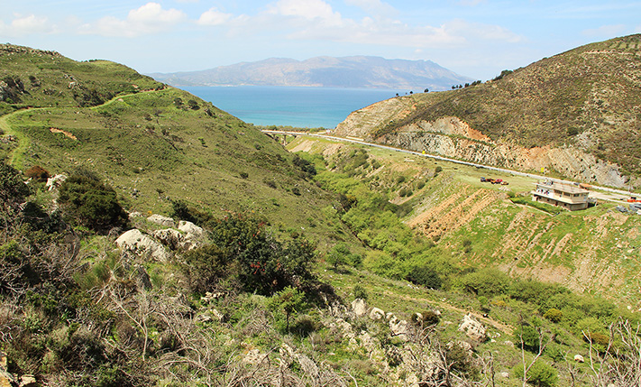 LAND PARCEL BETWEEN KOLIMBARI AND KISSAMOS