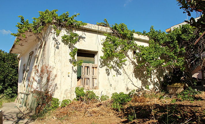 LAND IN THE CENTER OF KASTELI, KISSAMOS