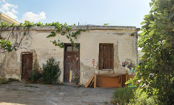 LAND IN THE CENTER OF KASTELI, KISSAMOS