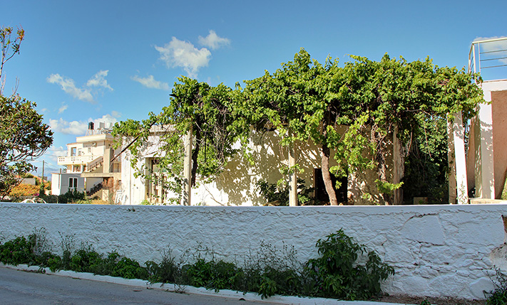 LAND IN THE CENTER OF KASTELI, KISSAMOS