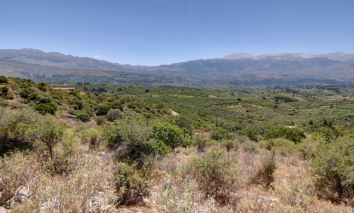 PARCEL IN APOKORONAS WITH SPECTACULAR VIEWS