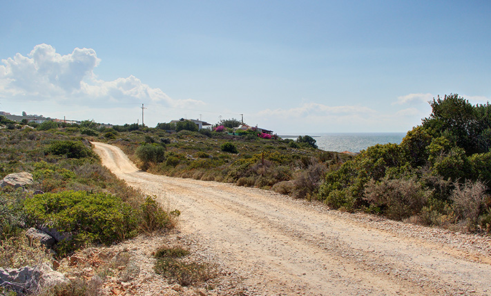 ΠΟΛΥΤΕΛΗΣ ΕΠΕΝΔΥΣΗ ΜΠΡΟΣΤΑ ΣΤΗ ΘΑΛΑΣΣΑ
