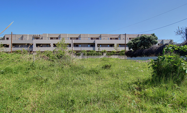 CLOSE TO THE BEACH IN A TOURIST AREA