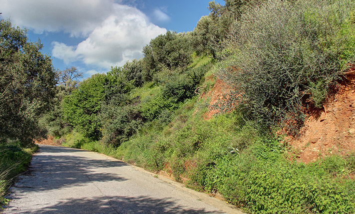 PANORAMIC VIEWS OVER THE VALLEY OF TAVRONITIS