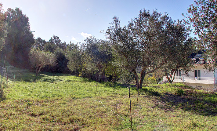 EASY ACCESS, NEAR THE INTERCHANGE OF PLATANIAS