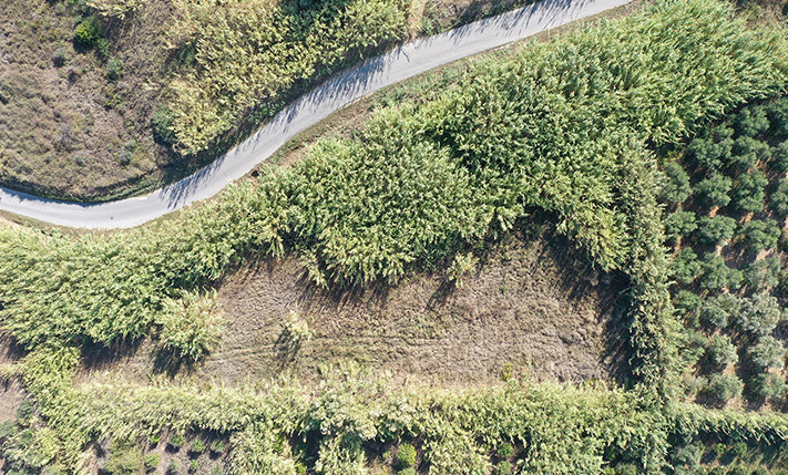 ΕΚΤΑΣΗ ΜΕ ΕΛΑΦΡΙΑ ΚΛΙΣΗ ΚΟΝΤΑ ΣΤΗ ΘΑΛΑΣΣΑ