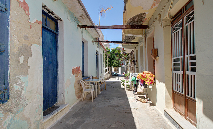 ΟΙΚΟΠΕΔΟ ΜΕ ΔΥΟ ΠΑΛΙΕΣ ΚΑΤΟΙΚΙΕΣ ΣΤΟ ΚΕΝΤΡΟ