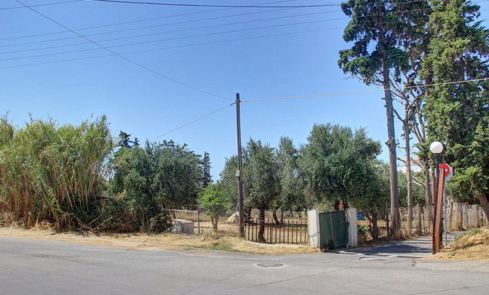 CORNER PLOT IN TOURIST LOCATION NEAR THE BEACH
