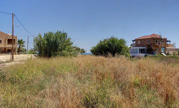 BEACHFRONT LAND IN A TOURIST AREA