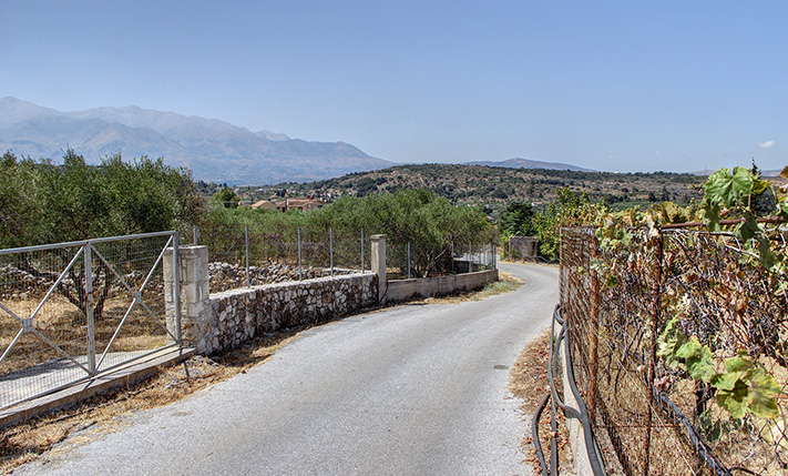 ΜΕ ΚΑΛΟ ΣΧΗΜΑ & ΜΕΓΑΛΗ ΠΡΟΣΟΨΗ