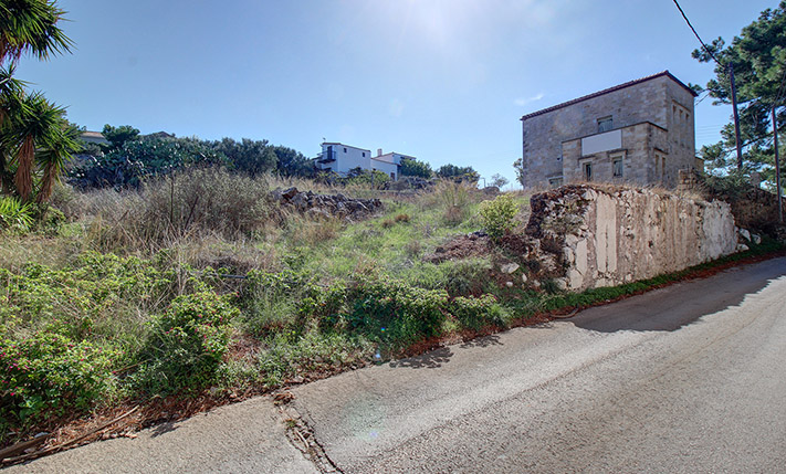 ΟΙΚΟΠΕΔΟ ΜΕ ΠΡΟΒΛΕΨΗ ΓΙΑ 4 ΟΙΚΙΕΣ