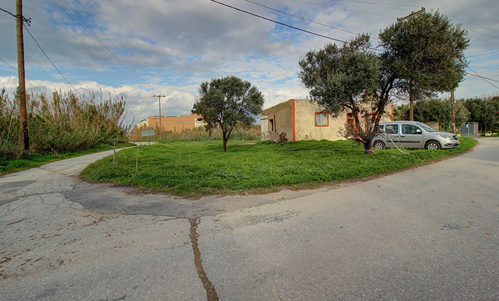 ΓΩΝΙΑΚΟ ΟΙΚΟΠΕΔΟ ΣΕ ΠΟΛΕΟΔΟΜΗΜΕΝΗ ΠΕΡΙΟΧΗ