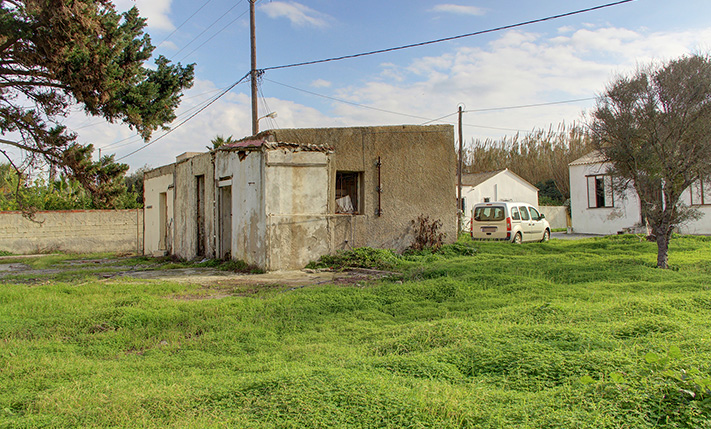 ΓΩΝΙΑΚΟ ΟΙΚΟΠΕΔΟ ΣΕ ΠΟΛΕΟΔΟΜΗΜΕΝΗ ΠΕΡΙΟΧΗ